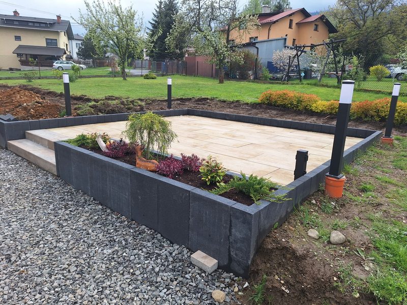 Placyk wypoczynkowy na palisadzie